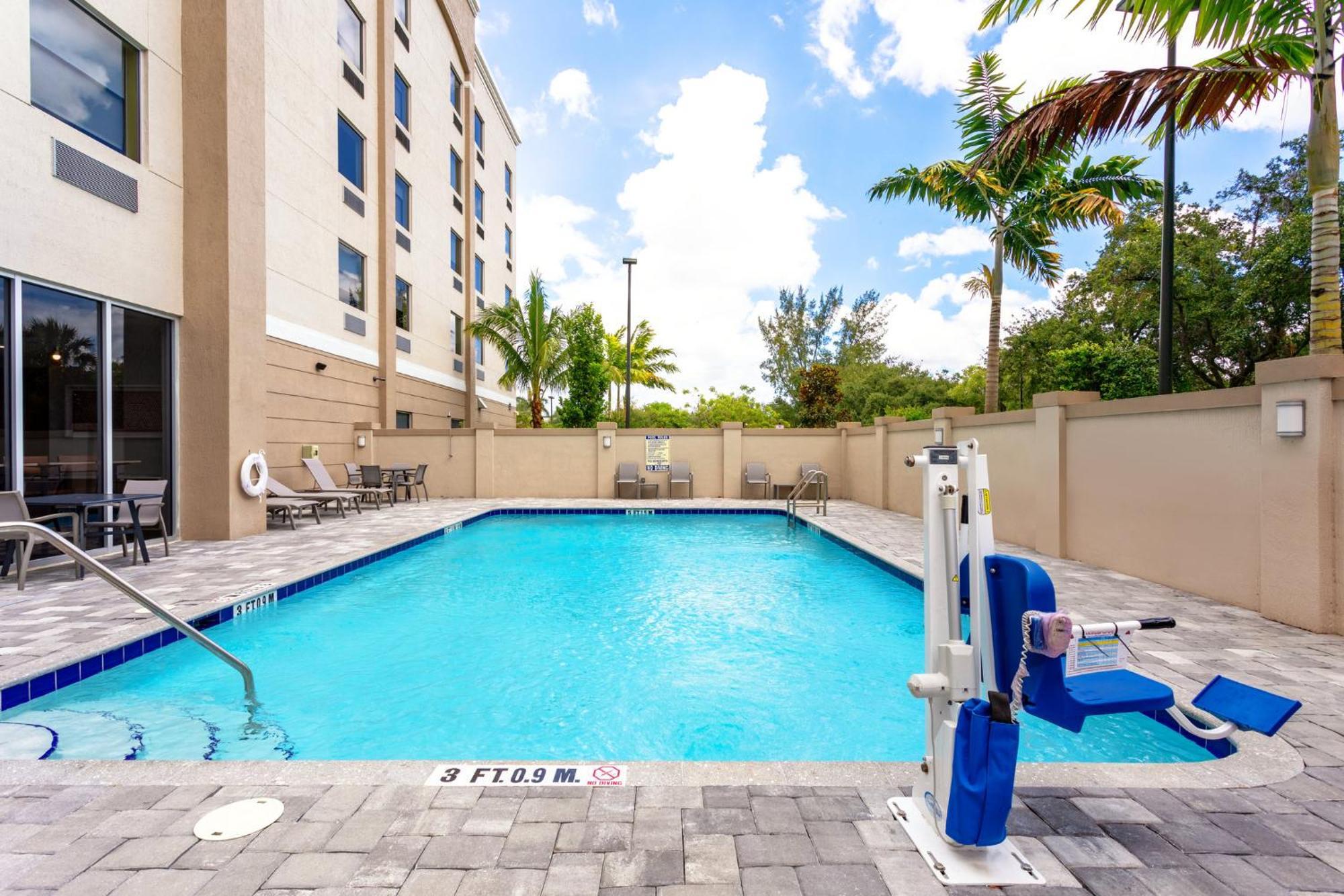 Holiday Inn Express & Suites - Miramar By Ihg Eksteriør billede