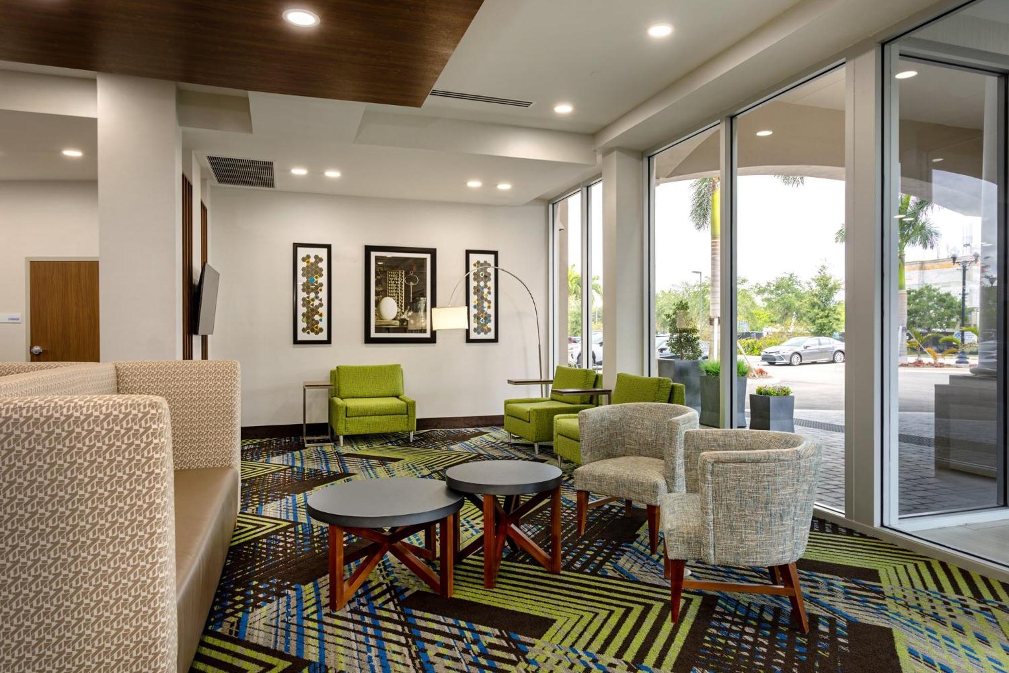 Holiday Inn Express & Suites - Miramar By Ihg Eksteriør billede